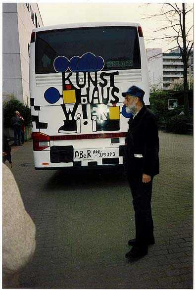 Omnibus mit Friedensreich Hundertwasser