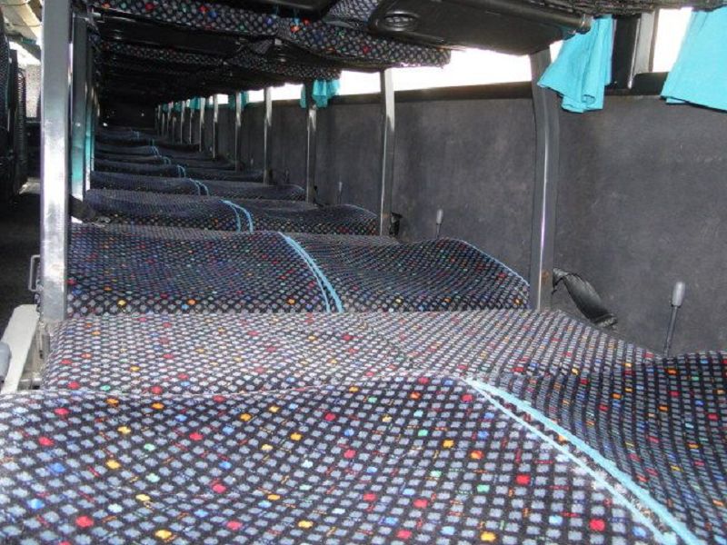 umgeklappte Sitze zu Betten, Ansicht unten umgeklappte Sitze zu Betten, Ansicht unten